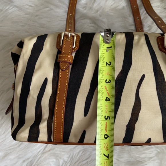 Dooney&Burke Rare Vintage Purse Excellent Condition. - Picture 16 of 16